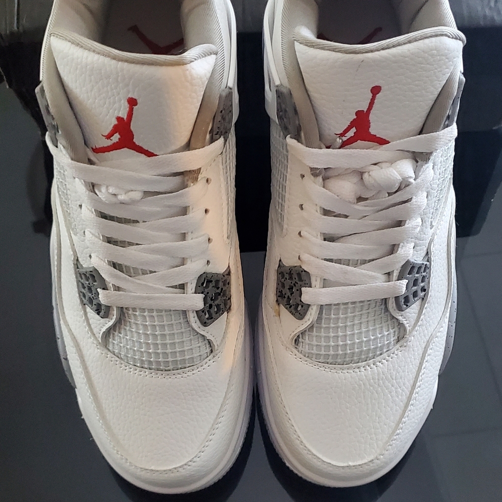 Air Jordan 4 Retro White Cement (Oreo)